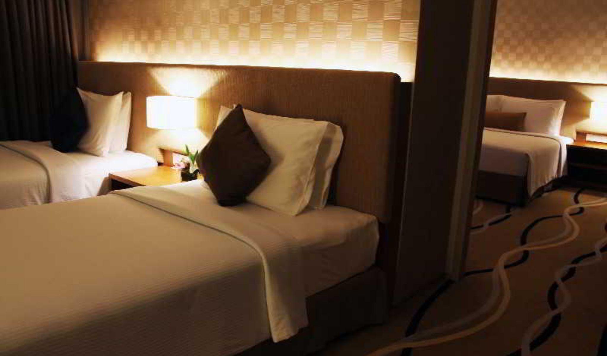 Zenith Hotel Kuantan Exterior foto A room at the hotel
