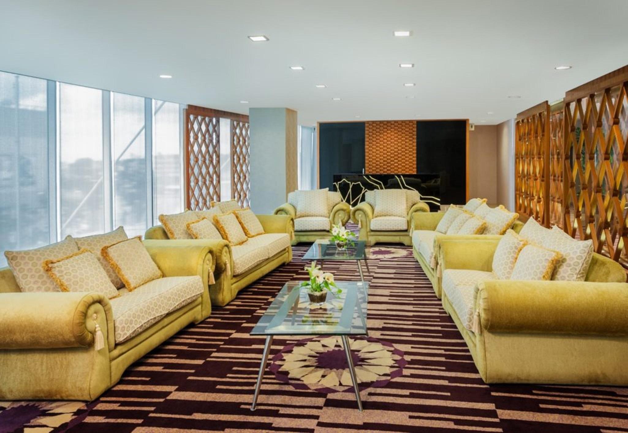 Zenith Hotel Kuantan Exterior foto The lounge at the airport