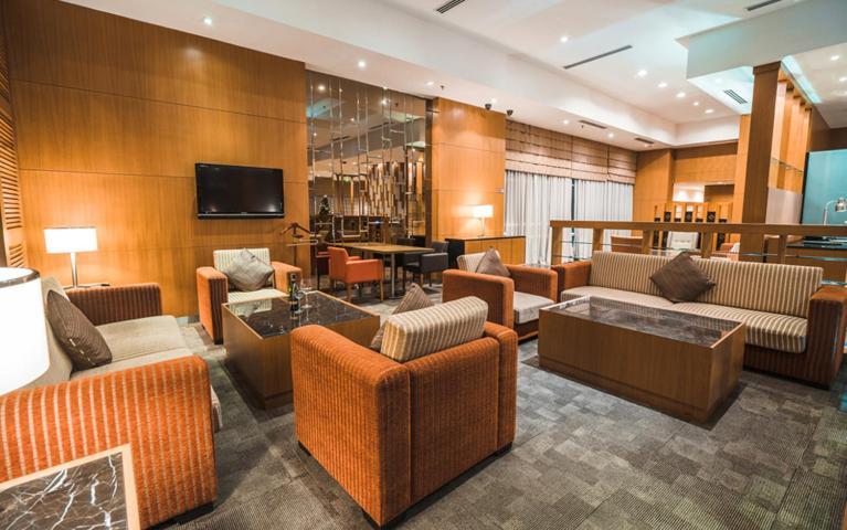 Zenith Hotel Kuantan Exterior foto The lounge at the airport