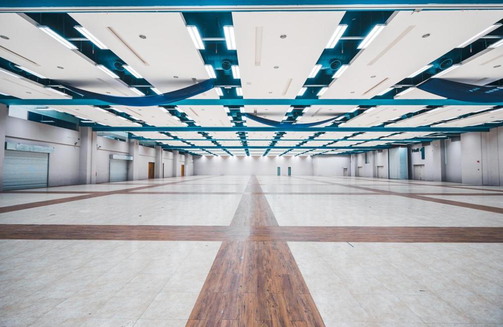 Zenith Hotel Kuantan Exterior foto The interior of the convention center