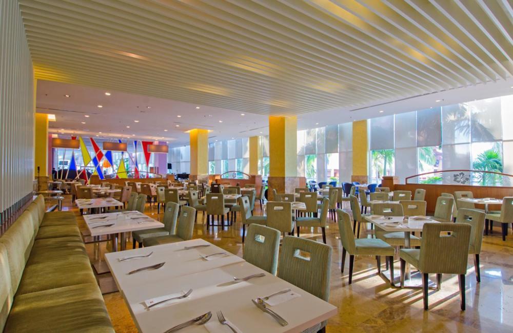 Zenith Hotel Kuantan Exterior foto The restaurant