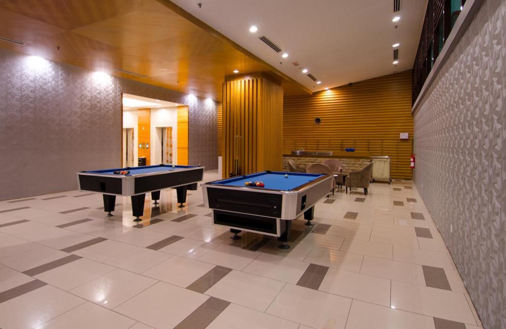 Zenith Hotel Kuantan Exterior foto Billiard tables at the 10th floor of the hotel