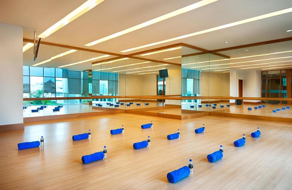 Zenith Hotel Kuantan Exterior foto The Yoga Studio